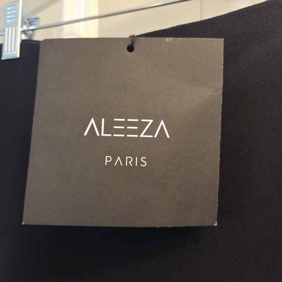 Aleeza Chic Black Midi Wonder Skirt With Pleats - Picture 2 of 8